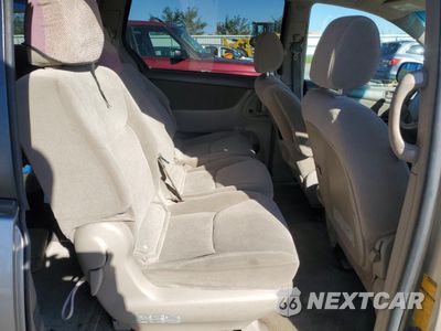 Zdjęcie 11 z 13 samochodu: 2005 TOYOTA SIENNA CE VIN:5TDZA23C85S282043 - miniatura