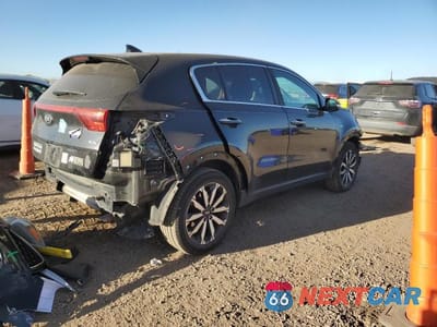 Trzecie zdjęcie samochodu z tyłu: 2017 KIA SPORTAGE EX VIN:KNDPNCAC8H7204641 - miniatura