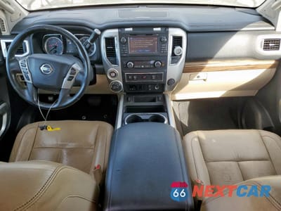 Zdjęcie 8 z 12 samochodu: 2016 NISSAN TITAN XD SL VIN:1N6BA1F47GN514606 - miniatura