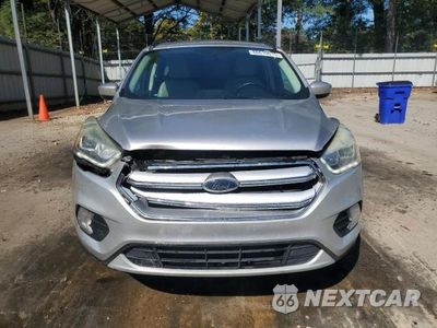 Piąte zdjęcie samochodu w środku: 2017 FORD ESCAPE SE VIN:1FMCU0GD8HUC18360 - miniatura