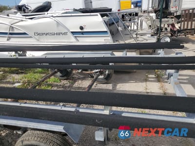 Zdjęcie 6 z 10 samochodu: 2019 GENESIS MBPT22-2 BOAT TRAILER VIN:5KYMB2222K1019530 - miniatura