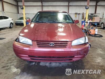 Piąte zdjęcie samochodu w środku: 1999 TOYOTA CAMRY CE VIN:4T1BG22K5XU592850 - miniatura