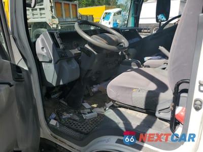 Zdjęcie 8 z 12 samochodu: 2015 ISUZU NPR VIN:54DB4W1B9FS808159 - miniatura