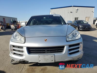 Piąte zdjęcie samochodu w środku: 2010 PORSCHE CAYENNE VIN:WP1AA2AP2ALA12271 - miniatura
