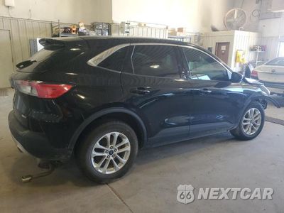 Trzecie zdjęcie samochodu z tyłu: 2020 FORD ESCAPE SE VIN:1FMCU9G62LUB67775 - miniatura