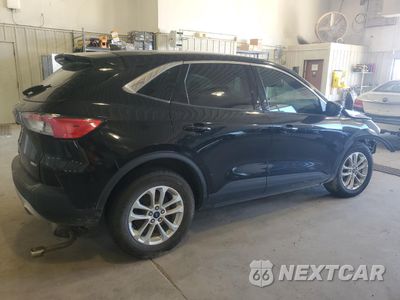 Trzecie zdjęcie samochodu z tyłu: 2020 FORD ESCAPE SE VIN:1FMCU9G62LUB67775 - miniatura