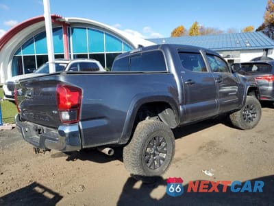 Trzecie zdjęcie samochodu z tyłu: 2023 TOYOTA TACOMA DOUBLE CAB VIN:3TMCZ5AN1PM549871 - miniatura