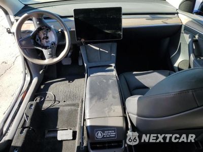 Zdjęcie 8 z 13 samochodu: 2024 TESLA Y VIN:7SAYGDEEXRF070889 - miniatura