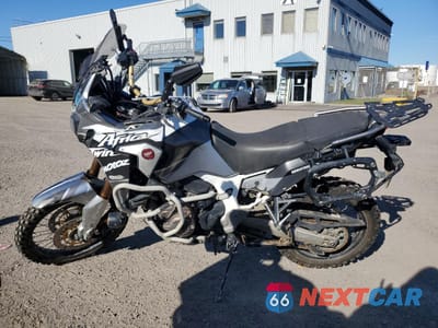 Trzecie zdjęcie samochodu z tyłu: 2019 HONDA CRF1000 LD2 VIN:JH2SD0489KK300048 - miniatura