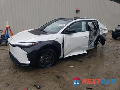2025 TOYOTA BZ4X XLE JTMABACA8SA105391 - główne zdjęcie licytacji z USA - miniatura