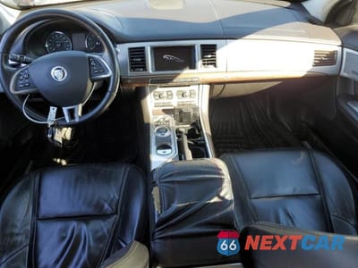 Zdjęcie 8 z 12 samochodu: 2013 JAGUAR XF VIN:SAJWA0ES6DPS75663 - miniatura
