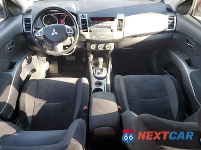 Zdjęcie 8 z 15 samochodu: 2012 MITSUBISHI OUTLANDER ES VIN:JA4AS2AW4CU005867 - miniatura