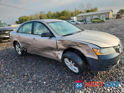 Czwarte zdjęcie samochodu z boku: 2008 HYUNDAI SONATA GLS VIN:5NPET46C28H382696 - miniatura