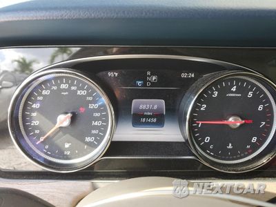 Zdjęcie 9 z 13 samochodu: 2018 MERCEDES-BENZ E 400 VIN:WDD1J6FB7JF016228 - miniatura