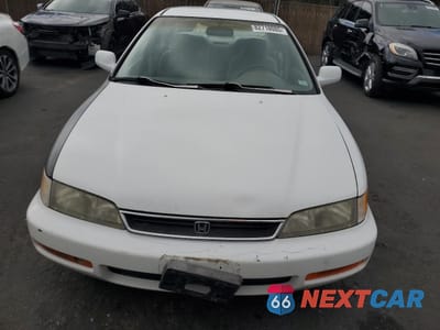 Piąte zdjęcie samochodu w środku: 1997 HONDA ACCORD LX VIN:1HGCD5636VA093013 - miniatura