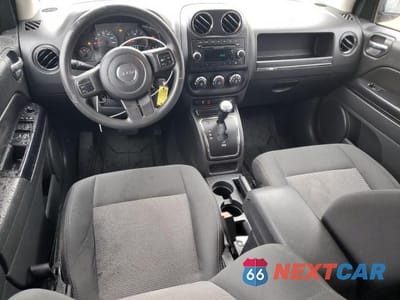 Zdjęcie 8 z 12 samochodu: 2012 JEEP COMPASS SPORT VIN:1C4NJDBB3CD523017 - miniatura