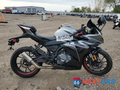 2023 CFMOTO 300SS LCEPDPL34P6000513 - główne zdjęcie licytacji z USA - miniatura