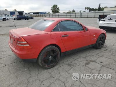 Trzecie zdjęcie samochodu z tyłu: 1999 MERCEDES-BENZ SLK 230 KOMPRESSOR VIN:WDBKK47F5XF088585 - miniatura