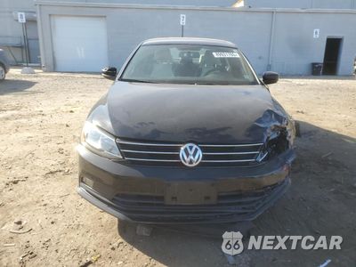 Piąte zdjęcie samochodu w środku: 2016 VOLKSWAGEN JETTA SPORT VIN:3VWD17AJ2GM296870 - miniatura
