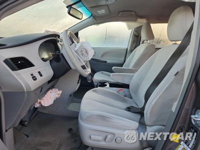 Zdjęcie 7 z 13 samochodu: 2013 TOYOTA SIENNA LE VIN:5TDKK3DC0DS281289 - miniatura
