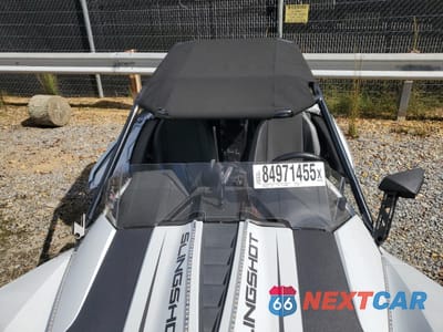 Piąte zdjęcie samochodu w środku: 2022 POLARIS SLINGSHOT SL VIN:57XAAPHD2N8150077 - miniatura