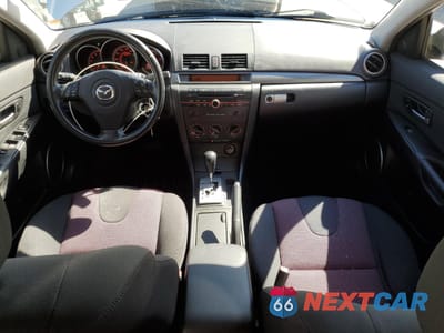 Zdjęcie 8 z 12 samochodu: 2004 MAZDA 3 HATCHBACK VIN:JM1BK143741189615 - miniatura