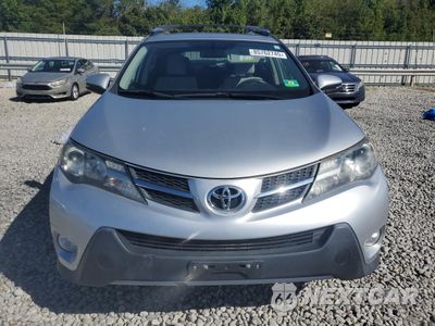 Piąte zdjęcie samochodu w środku: 2015 TOYOTA RAV4 XLE VIN:JTMWFREVXFD068910 - miniatura