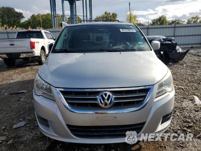 Piąte zdjęcie samochodu w środku: 2011 VOLKSWAGEN ROUTAN SE VIN:2V4RW3DG0BR670838 - miniatura
