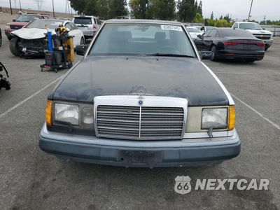 Piąte zdjęcie samochodu w środku: 1993 MERCEDES-BENZ 300 E VIN:WDBEA32E5PB994476 - miniatura