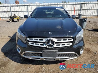 Piąte zdjęcie samochodu w środku: 2018 MERCEDES-BENZ GLA 250 4MATIC VIN:WDCTG4GB4JJ442941 - miniatura
