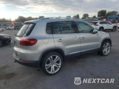 Trzecie zdjęcie samochodu z tyłu: 2012 VOLKSWAGEN TIGUAN S VIN:WVGAV7AX7CW543871 - miniatura