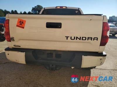 Zdjęcie 6 z 11 samochodu: 2018 TOYOTA TUNDRA CREWMAX SR5 VIN:5TFDW5F16JX764537 - miniatura