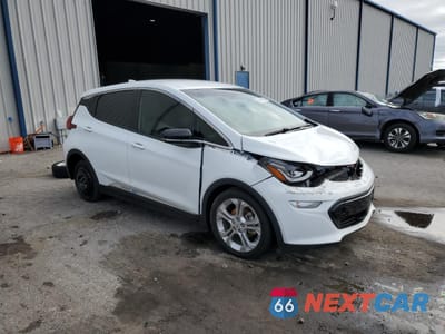 Czwarte zdjęcie samochodu z boku: 2020 CHEVROLET BOLT EV LT VIN:1G1FY6S02L4132587 - miniatura