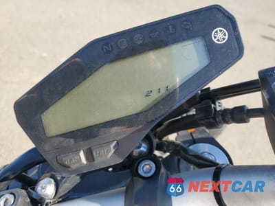 Zdjęcie 7 z 9 samochodu: 2015 YAMAHA FZ09 VIN:JYARN33E4FA005878 - miniatura