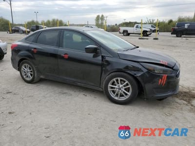 Czwarte zdjęcie samochodu z boku: 2018 FORD FOCUS SE VIN:1FADP3F22JL321132 - miniatura