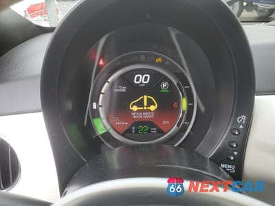 Zdjęcie 9 z 12 samochodu: 2016 FIAT 500 ELECTRIC VIN:3C3CFFGE0GT211006 - miniatura