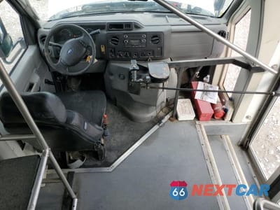 Zdjęcie 8 z 13 samochodu: 2016 FORD ECONOLINE E450 SUPER DUTY CUTAWAY VAN VIN:1FDFE4FS3GDC57941 - miniatura