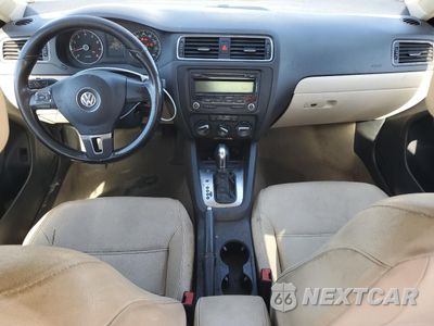 Zdjęcie 8 z 14 samochodu: 2012 VOLKSWAGEN JETTA SE VIN:3VWDP7AJ1CM308726 - miniatura