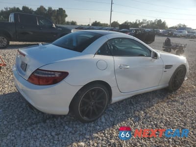 Trzecie zdjęcie samochodu z tyłu: 2015 MERCEDES-BENZ SLK 250 VIN:WDDPK4HA6FF109653 - miniatura