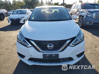 Piąte zdjęcie samochodu w środku: 2018 NISSAN SENTRA S VIN:3N1AB7AP0JY258984 - miniatura