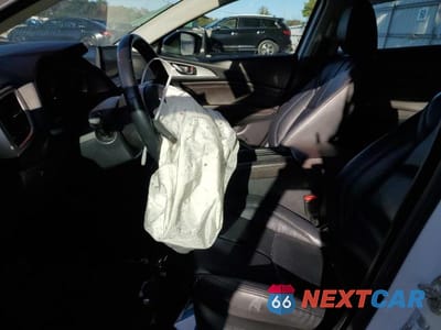 Zdjęcie 7 z 12 samochodu: 2018 MAZDA 3 TOURING VIN:3MZBN1V34JM231191 - miniatura