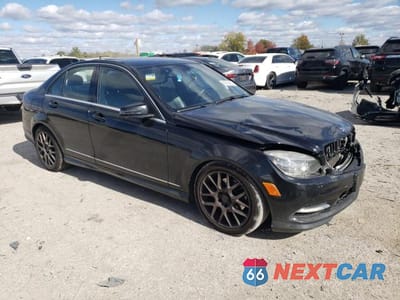 Czwarte zdjęcie samochodu z boku: 2011 MERCEDES-BENZ C 300 4MATIC VIN:WDDGF8BB1BR144848 - miniatura