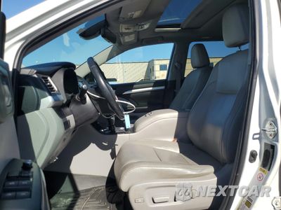 Zdjęcie 7 z 14 samochodu: 2018 TOYOTA HIGHLANDER SE VIN:5TDKZRFH6JS533548 - miniatura