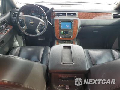 Zdjęcie 8 z 15 samochodu: 2011 CHEVROLET SUBURBAN K1500 LTZ VIN:1GNSKKE36BR272432 - miniatura