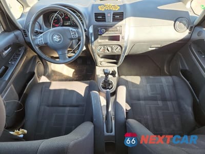 Zdjęcie 8 z 13 samochodu: 2011 SUZUKI SX4 VIN:JS2YB5A33B6303699 - miniatura