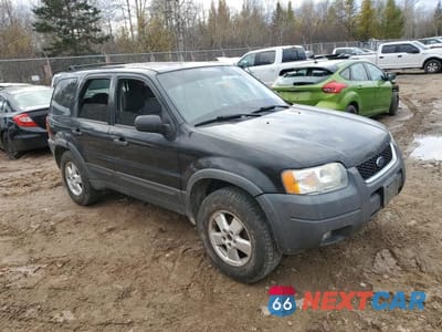 Czwarte zdjęcie samochodu z boku: 2004 FORD ESCAPE XLT VIN:1FMYU93184KA48870 - miniatura