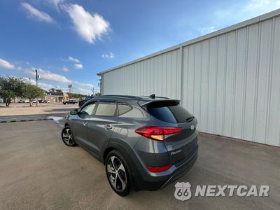 Trzecie zdjęcie samochodu z tyłu: 2016 HYUNDAI TUCSON LIMITED VIN:KM8J3CA29GU093788 - miniatura