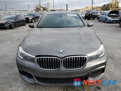Piąte zdjęcie samochodu w środku: 2017 BMW 740 I VIN:WBA7E2C59HG740424 - miniatura