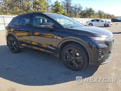 Czwarte zdjęcie samochodu z boku: 2022 AUDI Q4 E-TRON PREMIUM PLUS VIN:WA1H2BFZXNP050377 - miniatura