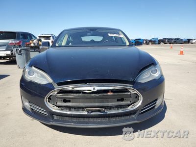 Piąte zdjęcie samochodu w środku: 2013 TESLA MODEL S VIN:5YJSA1CN2DFP21883 - miniatura